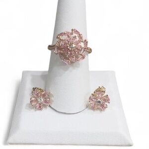 Beautiful Flower Ring and Matching Earrings Set -NWOT